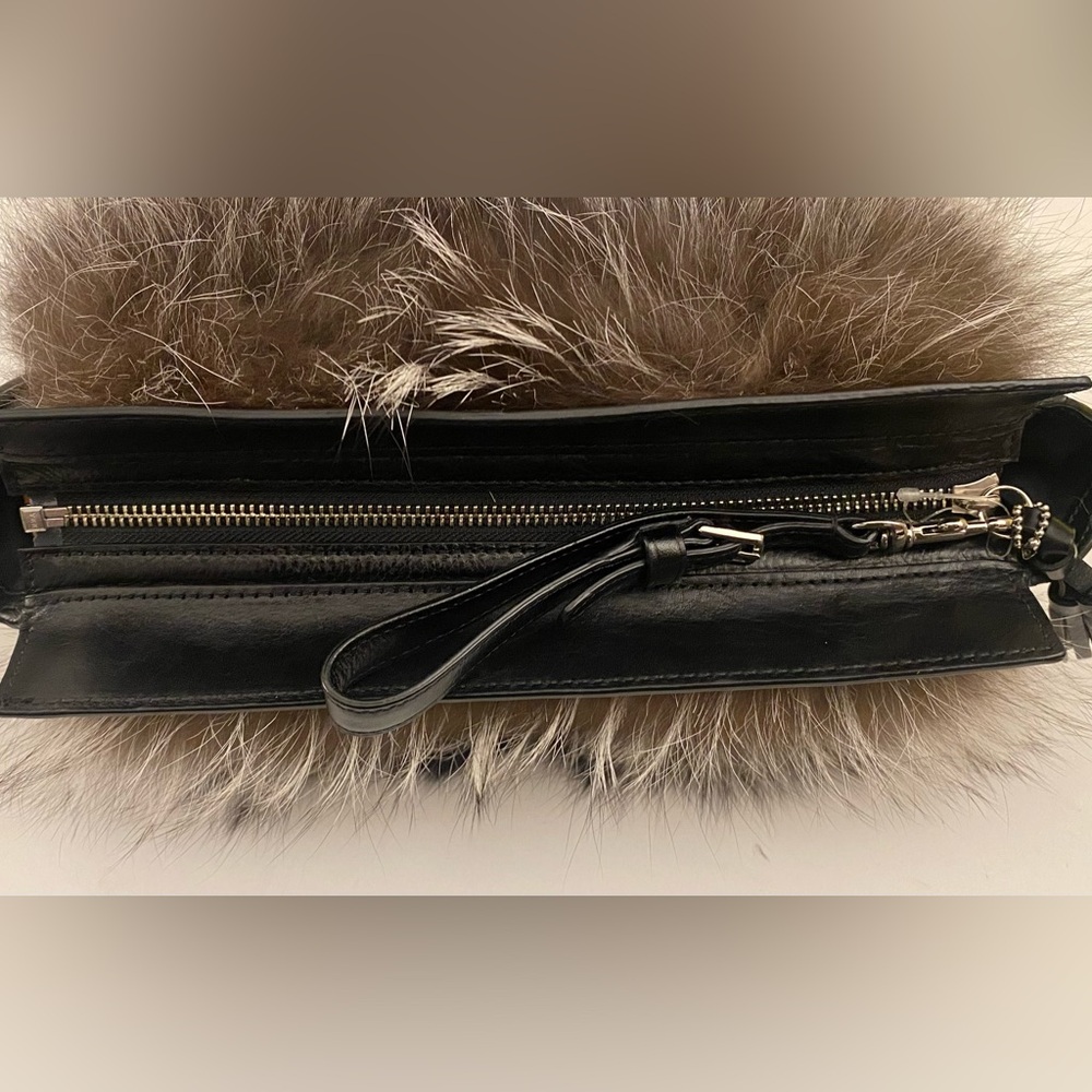 COACH LEGACY SILVER/BLACK WHITE FOX FUR CLUTCH w/TASSEL π (R$1,200) Like New - Picture 10 of 16